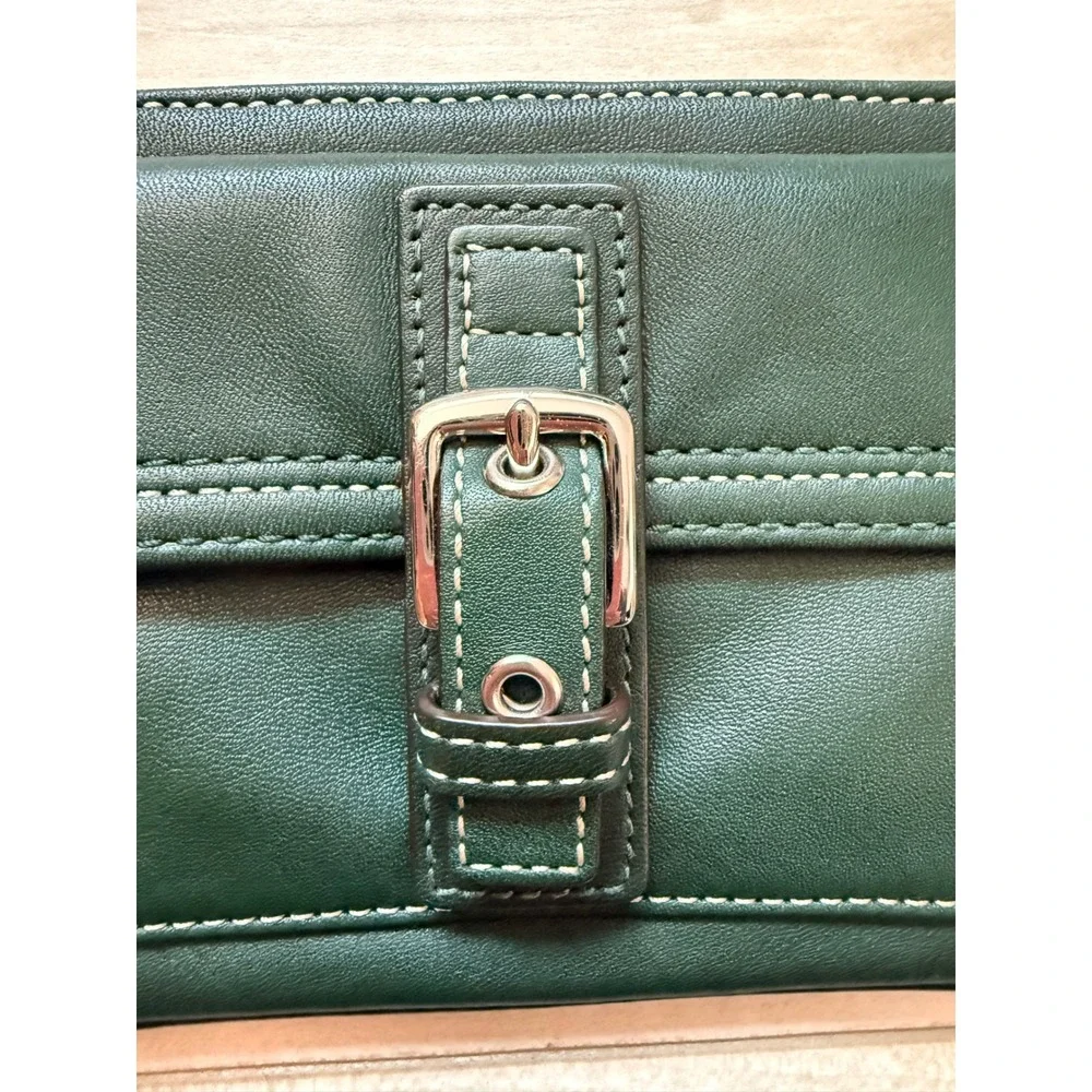 Coach Soho RARE Green Leather Vintage Y2K Soho Wristlet Clutch Bag Hangtag 00s